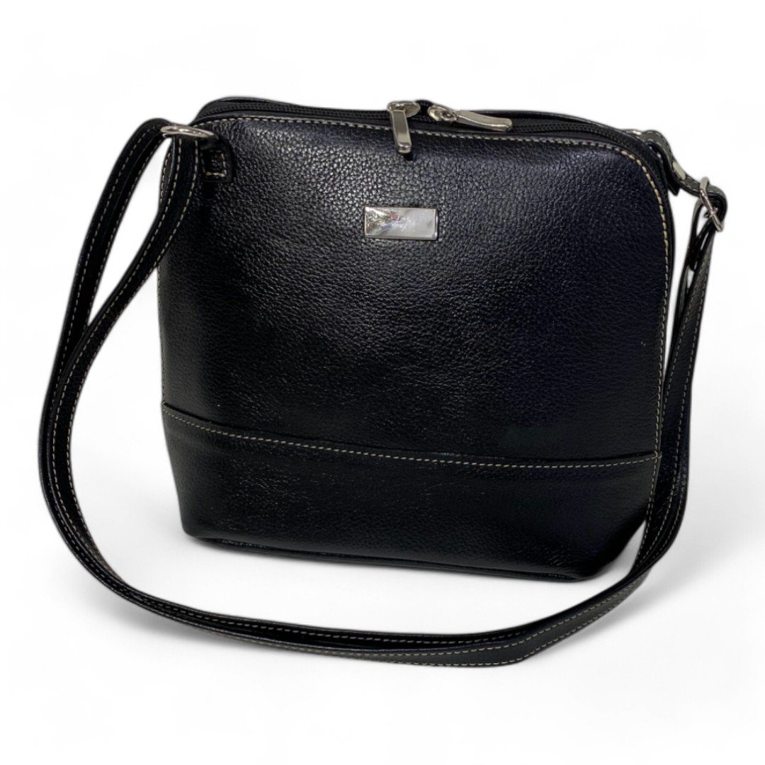 Bolsa Feminina Couro Legítimo Pequena Channel Redonda Ziper Inteiro Repartições internas